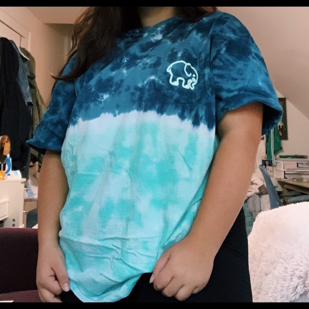 Ivory Ella tie dye T-shirt 🐘